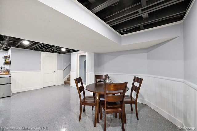 816 W Baker Avenue, Clawson, MI 48017