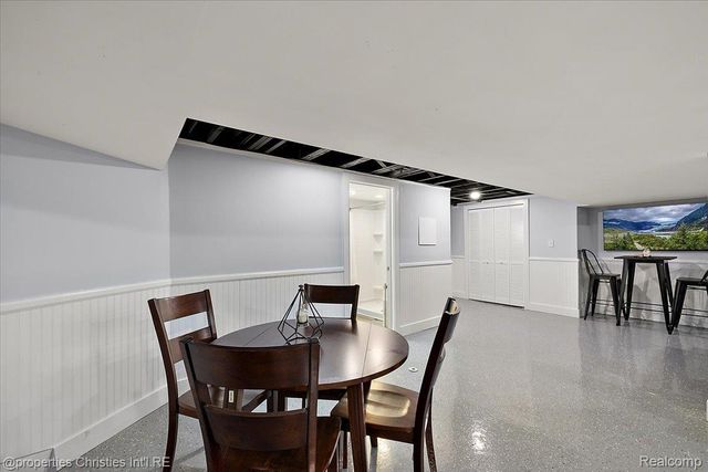 816 W Baker Avenue, Clawson, MI 48017