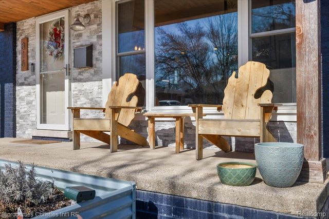 816 W Baker Avenue, Clawson, MI 48017