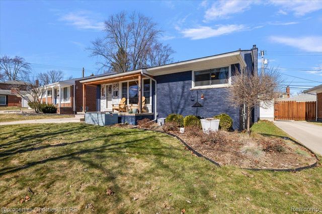 816 W Baker Avenue, Clawson, MI 48017