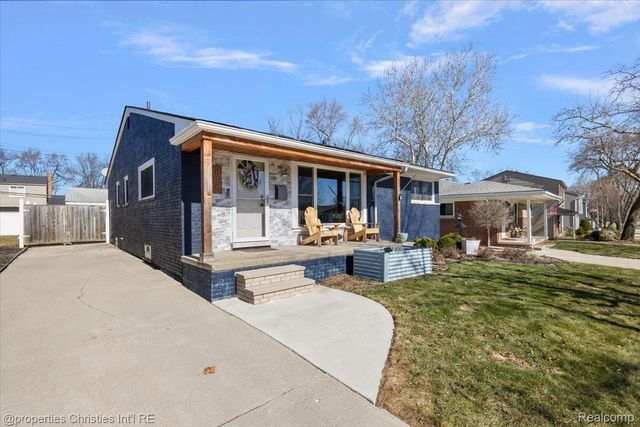 816 W Baker Avenue, Clawson, MI 48017