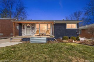 816 W Baker Avenue, Clawson, MI 48017