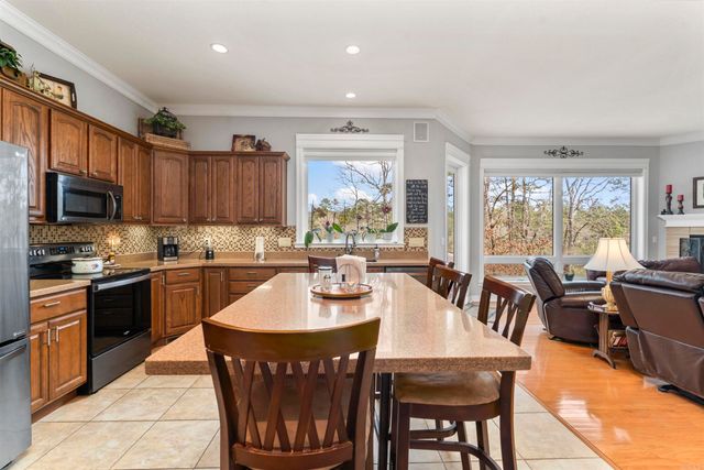 42 Lindura Way, Hot Springs Village, AR 71909