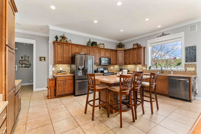 42 Lindura Way, Hot Springs Village, AR 71909
