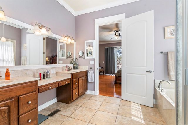 42 Lindura Way, Hot Springs Village, AR 71909