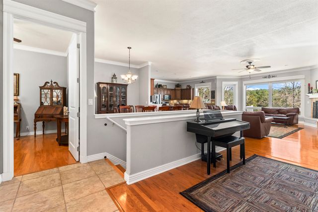 42 Lindura Way, Hot Springs Village, AR 71909