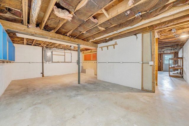 2730 Coachman CIR, Roanoke, VA 24012