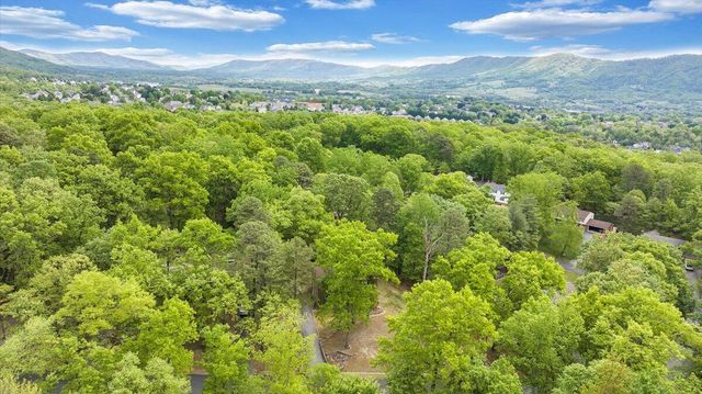 2730 Coachman CIR, Roanoke, VA 24012