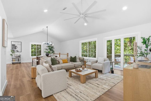 545 Longleaf Drive, Roswell, GA 30075