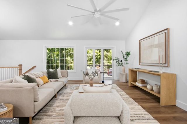 545 Longleaf Drive, Roswell, GA 30075