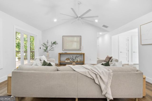 545 Longleaf Drive, Roswell, GA 30075