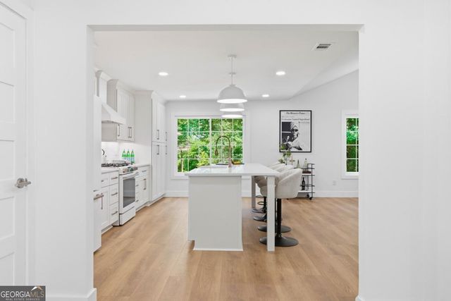 545 Longleaf Drive, Roswell, GA 30075