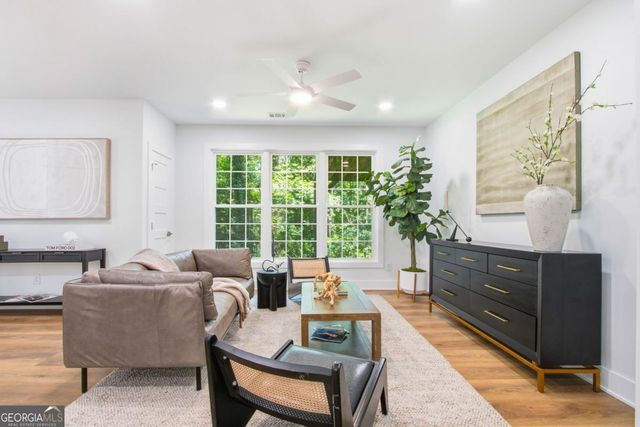 545 Longleaf Drive, Roswell, GA 30075