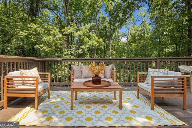 545 Longleaf Drive, Roswell, GA 30075