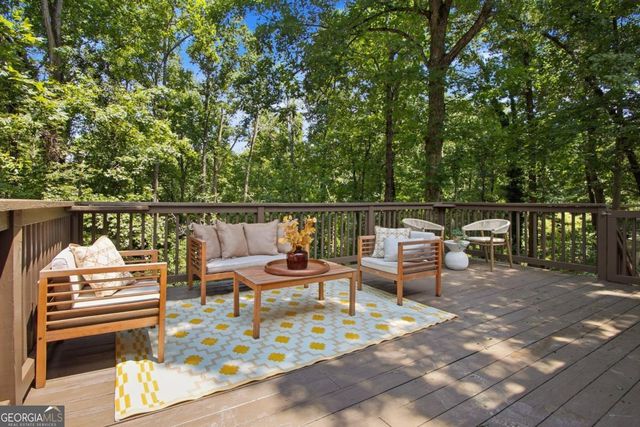 545 Longleaf Drive, Roswell, GA 30075