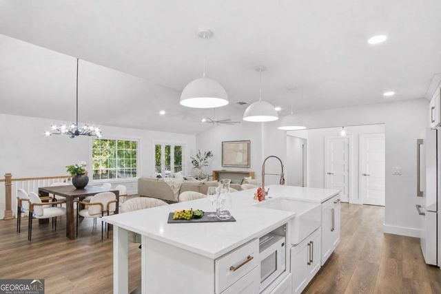 545 Longleaf Drive, Roswell, GA 30075