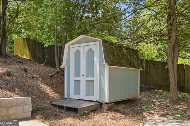 545 Longleaf Drive, Roswell, GA 30075