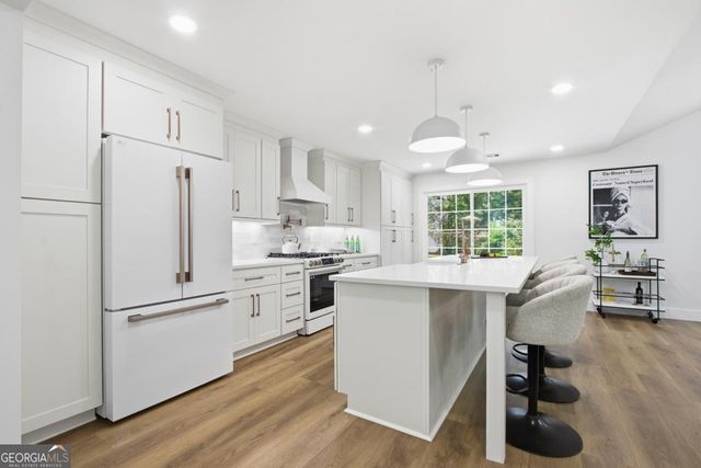 545 Longleaf Drive, Roswell, GA 30075
