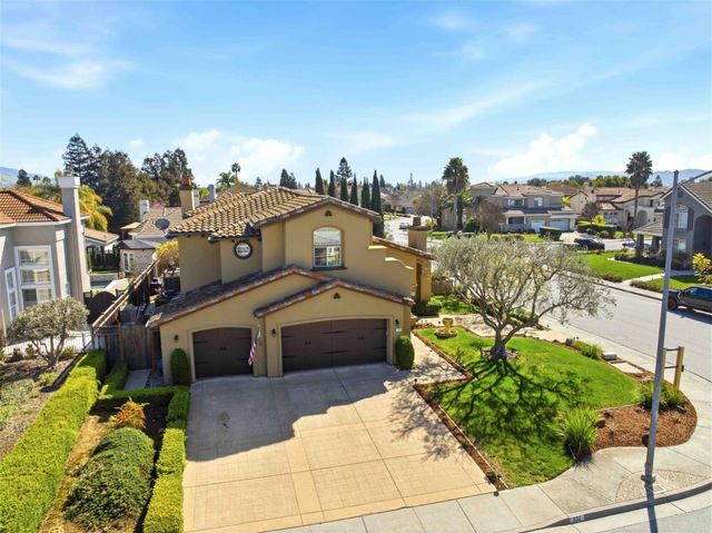 832 English Walnut Way, Morgan Hill, CA 95037