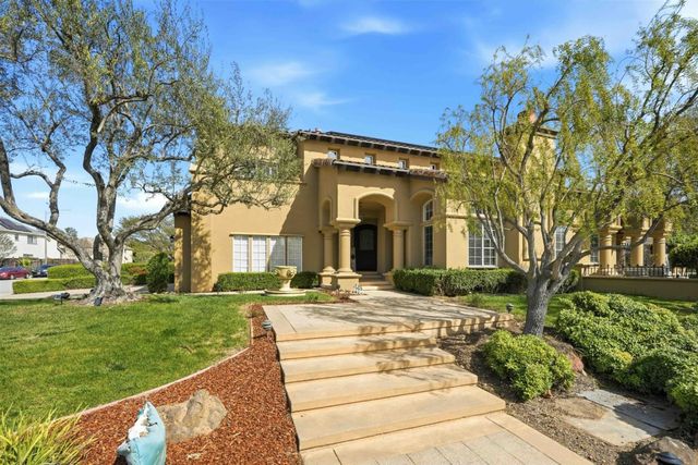 832 English Walnut Way, Morgan Hill, CA 95037
