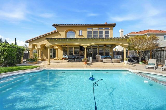 832 English Walnut Way, Morgan Hill, CA 95037