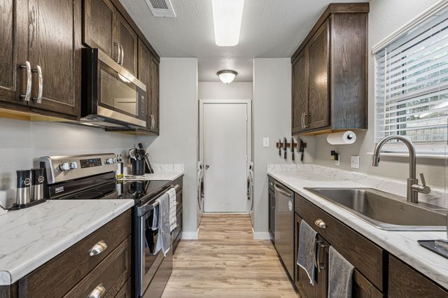 401 Hovenkamp Street, Keller, TX 76248