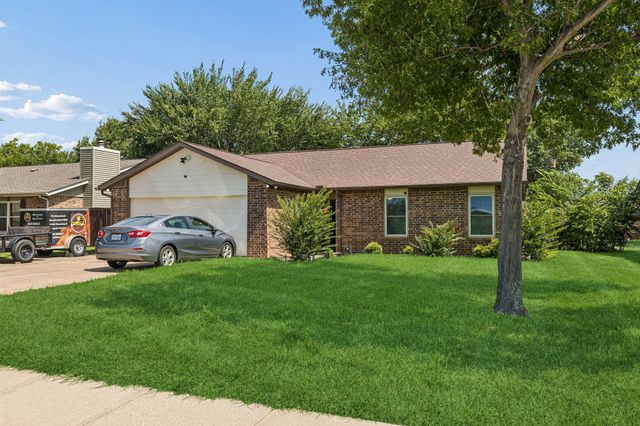 401 Hovenkamp Street, Keller, TX 76248