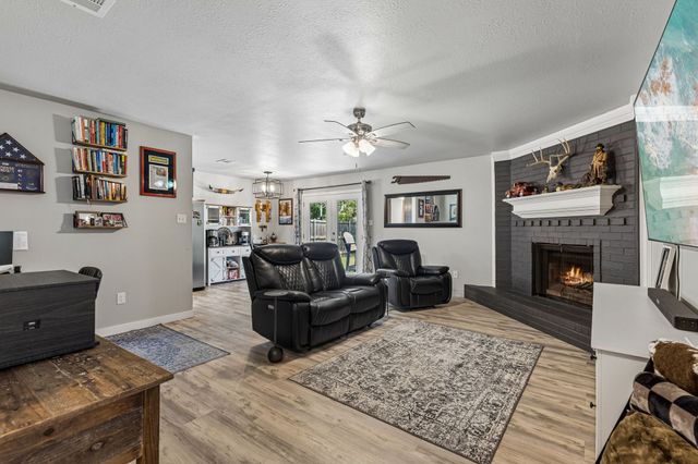 401 Hovenkamp Street, Keller, TX 76248