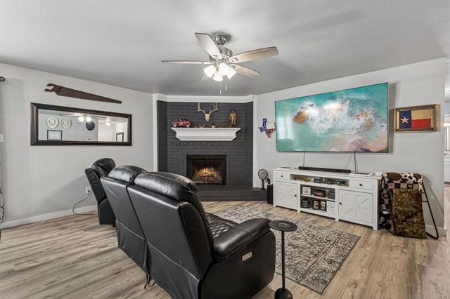 401 Hovenkamp Street, Keller, TX 76248