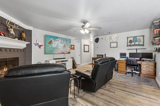 401 Hovenkamp Street, Keller, TX 76248