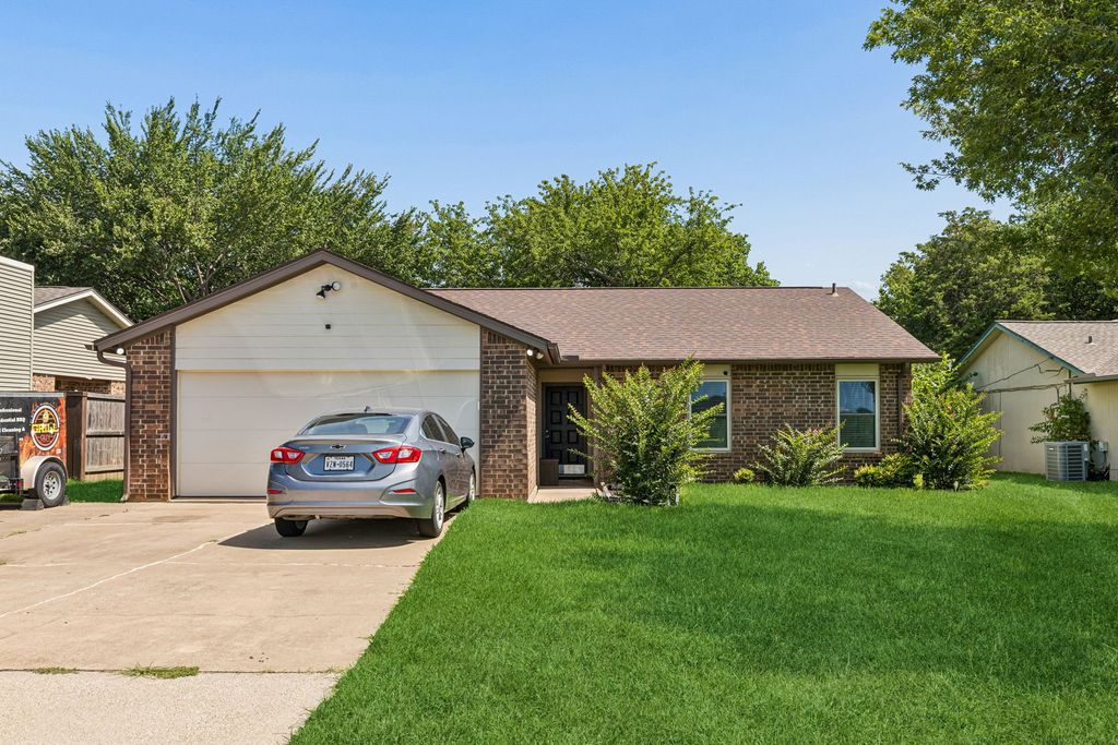 401 Hovenkamp Street, Keller, TX 76248