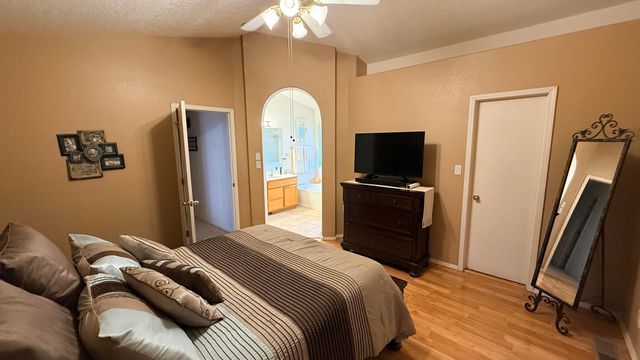 10434 Palermo Street NW, Albuquerque, NM 87114