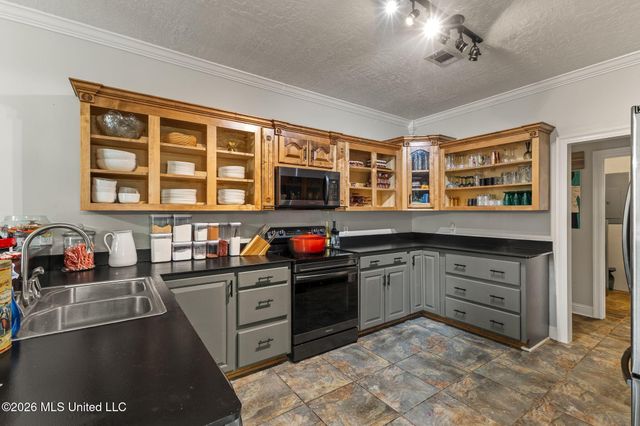 21 Bob Carlisle Road, Poplarville, MS 39470