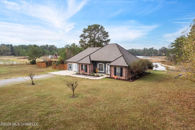21 Bob Carlisle Road, Poplarville, MS 39470