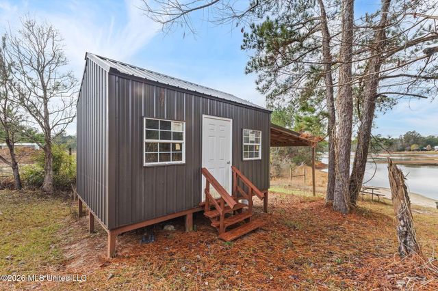 21 Bob Carlisle Road, Poplarville, MS 39470