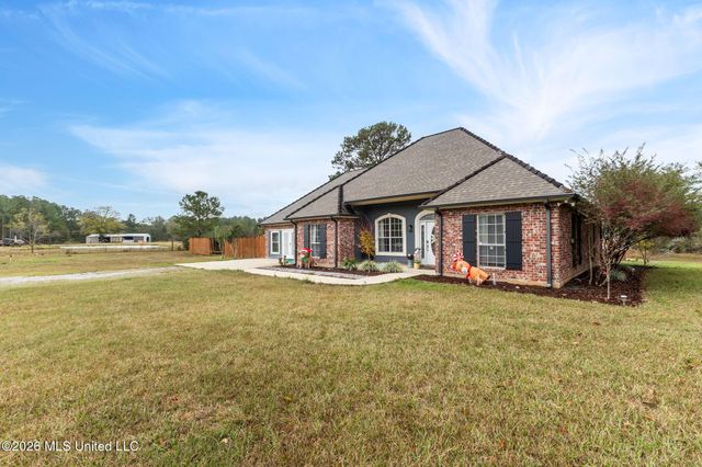 21 Bob Carlisle Road, Poplarville, MS 39470