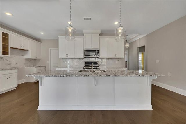 522 Bray Street, Woodstock, GA 30188