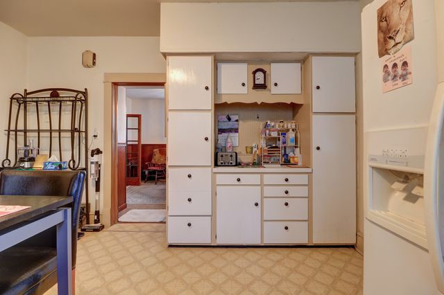 700 N 3rd Street, Clinton, IA 52732