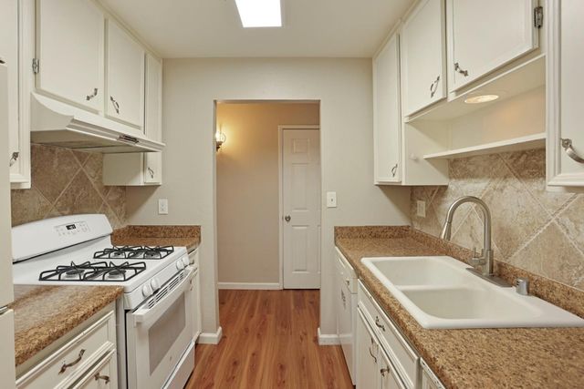 788 Mann Ct, Oakdale, CA 95361