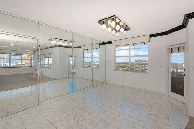 1950 S Ocean Dr 19F, Hallandale Beach, FL 33009