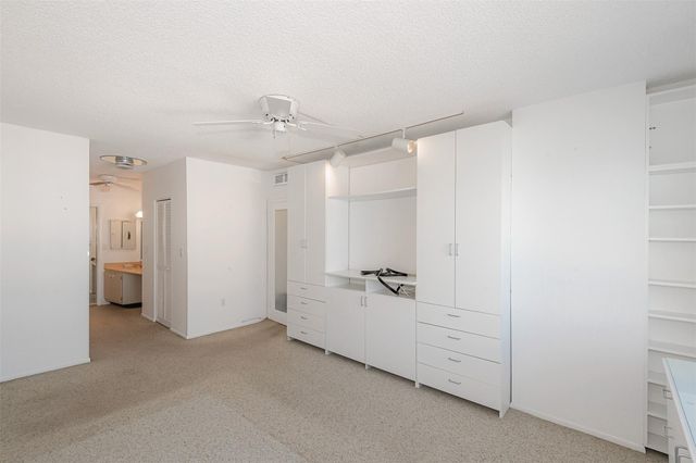 1950 S Ocean Dr 19F, Hallandale Beach, FL 33009