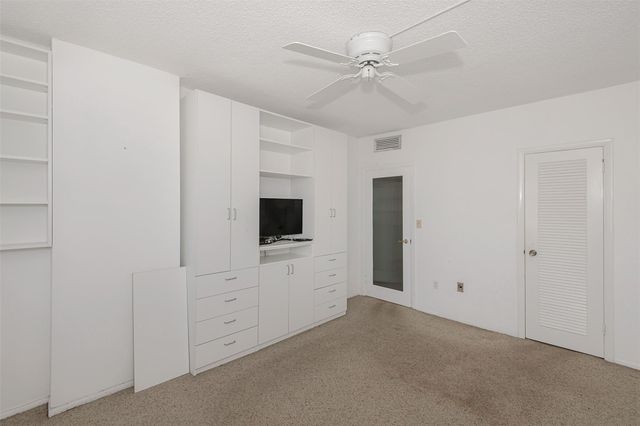 1950 S Ocean Dr 19F, Hallandale Beach, FL 33009