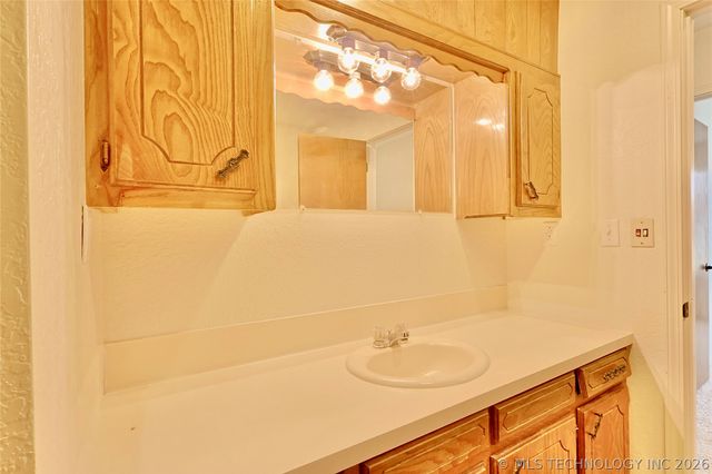 8256 US Hwy 64 Highway, Muskogee, OK 74403