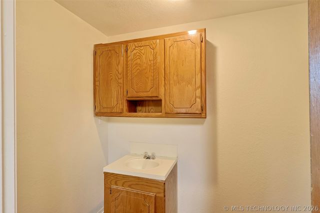 8256 US Hwy 64 Highway, Muskogee, OK 74403