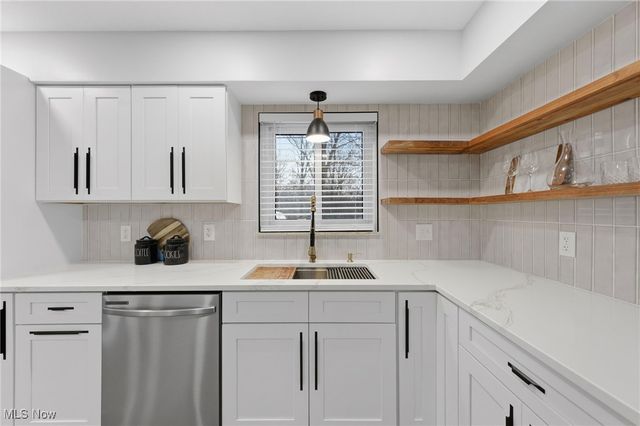 25970 Cambridge Drive, Bedford Heights, OH 44146