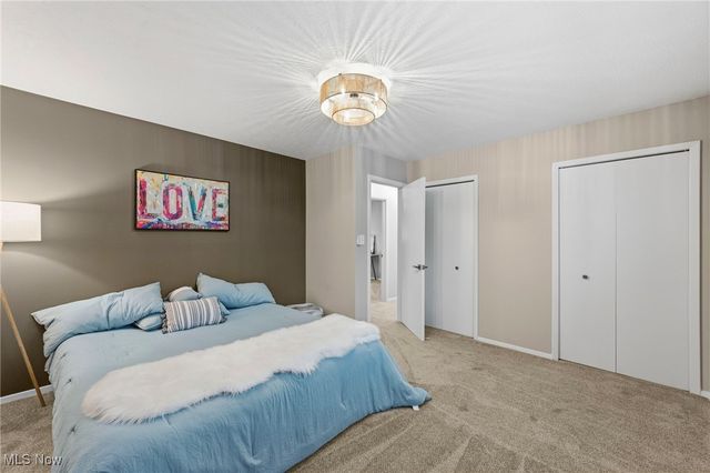 25970 Cambridge Drive, Bedford Heights, OH 44146