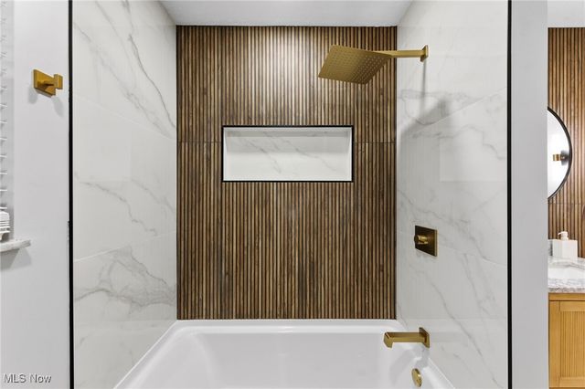 25970 Cambridge Drive, Bedford Heights, OH 44146