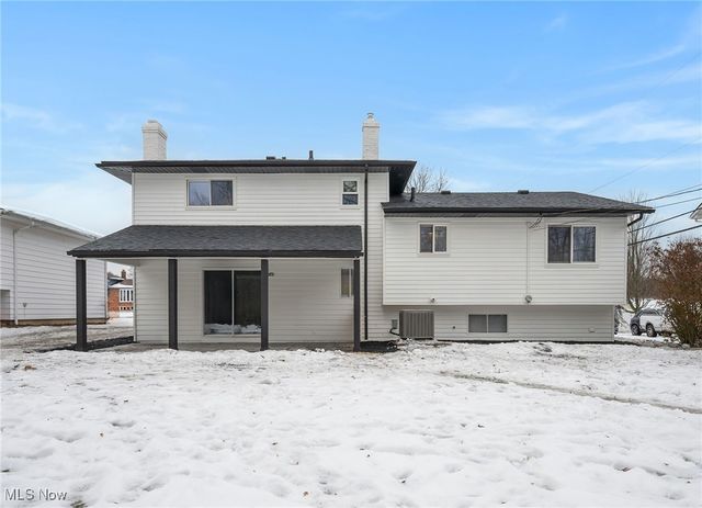 25970 Cambridge Drive, Bedford Heights, OH 44146