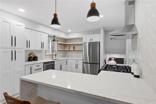 25970 Cambridge Drive, Bedford Heights, OH 44146