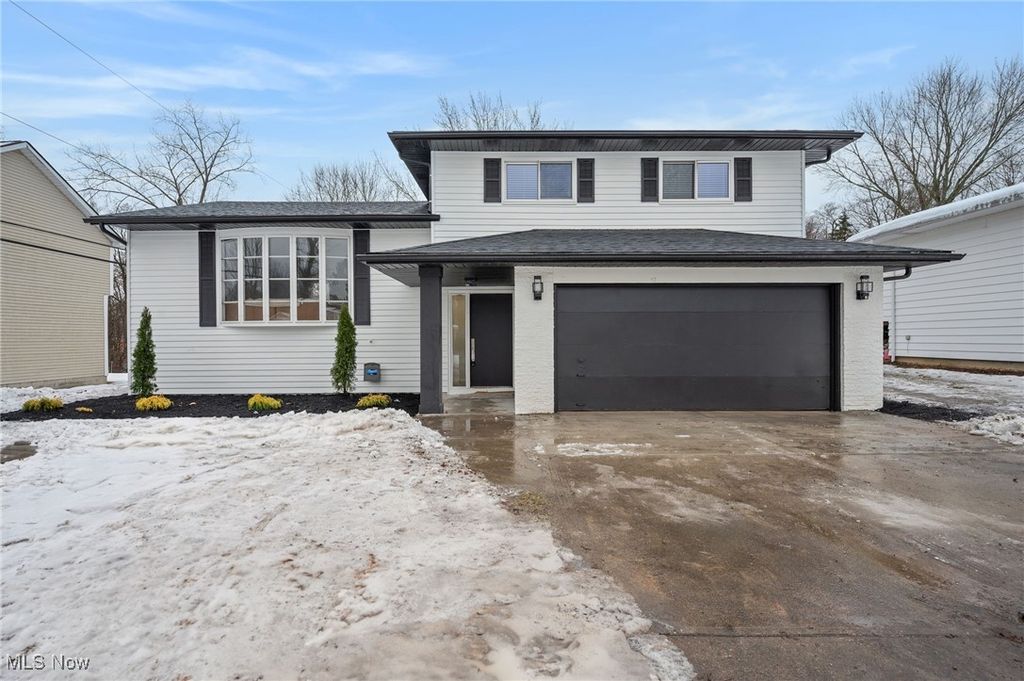 25970 Cambridge Drive, Bedford Heights, OH 44146